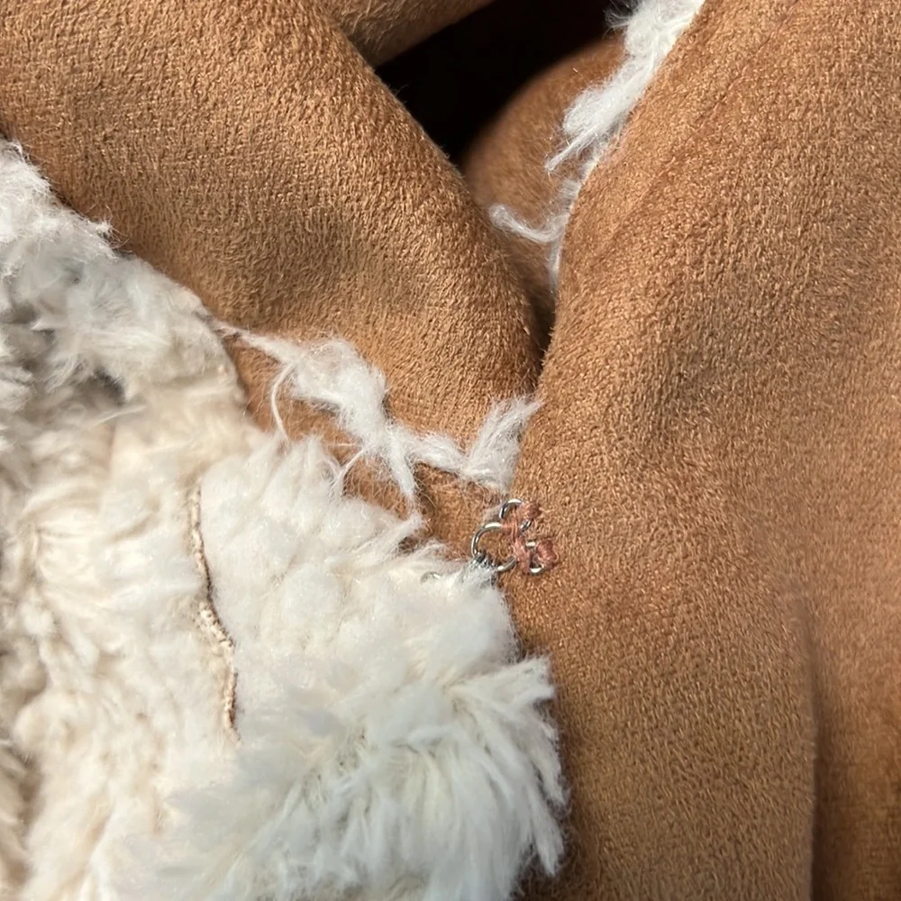 HINGE TAN AND CREAM COZY CHIC LARGE BROWN VEST